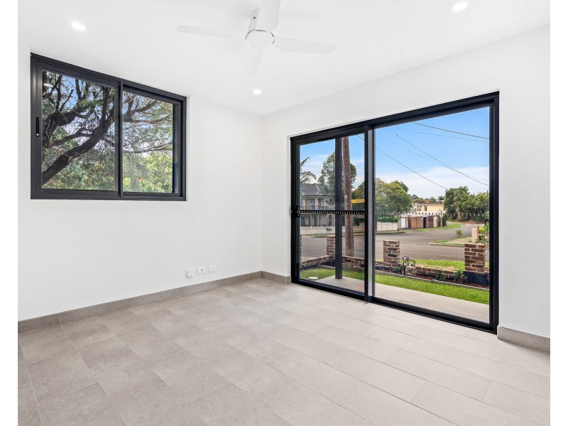 4/9  Fleet Street, Carlton NSW 2218