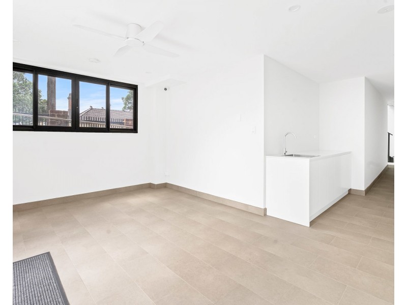 4/9  Fleet Street, Carlton NSW 2218