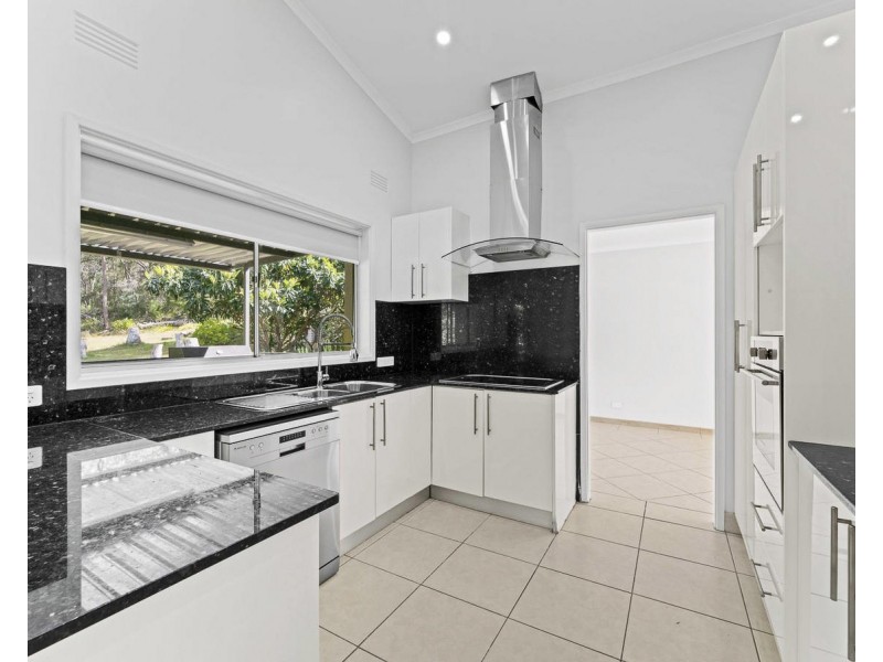 25 Amberdale Avenue, Picnic Point NSW 2213