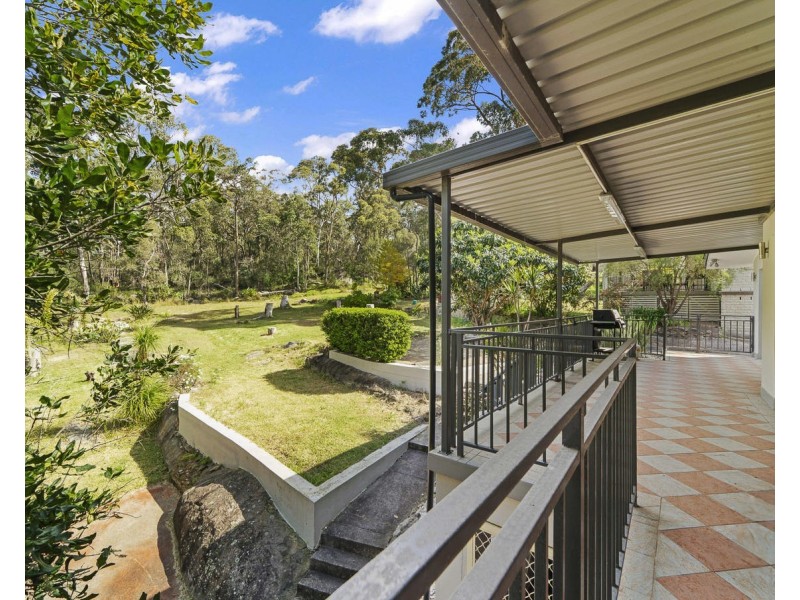 25 Amberdale Avenue, Picnic Point NSW 2213