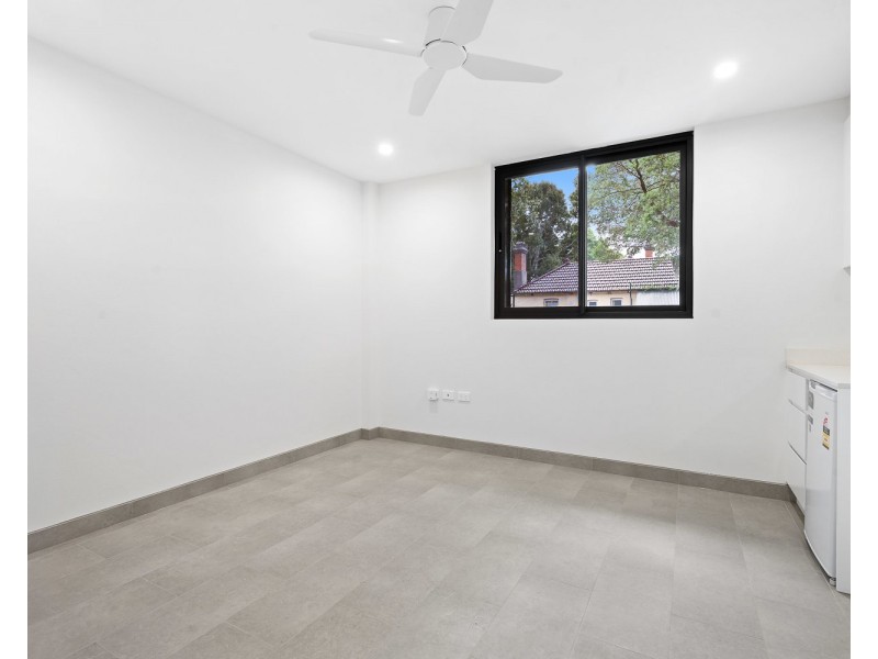 2/9 Fleet Street, Carlton NSW 2218