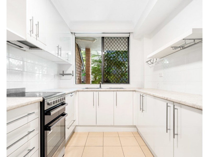 2/57 Auburn Street, Sutherland NSW 2232