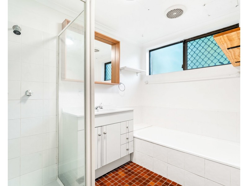 2/57 Auburn Street, Sutherland NSW 2232