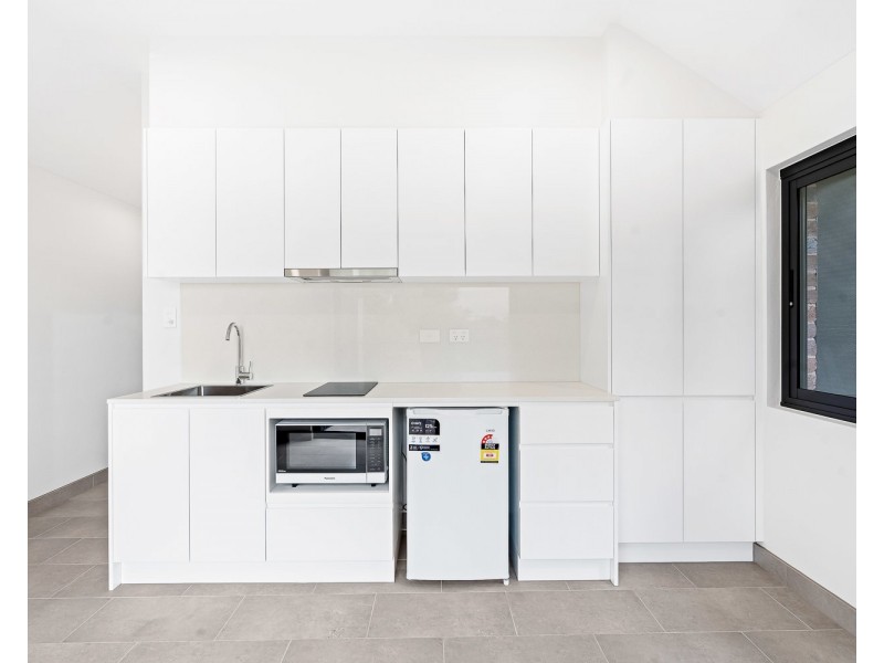 8/9 Fleet Street, Carlton NSW 2218