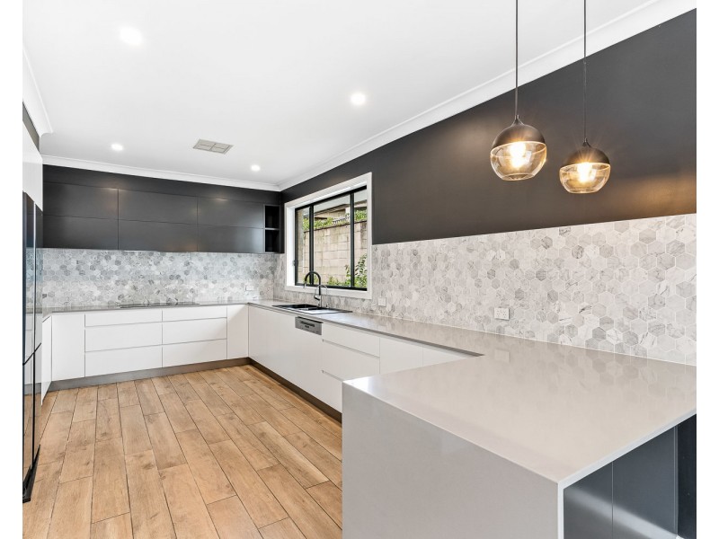 25 Oak Street, Lugarno NSW 2210