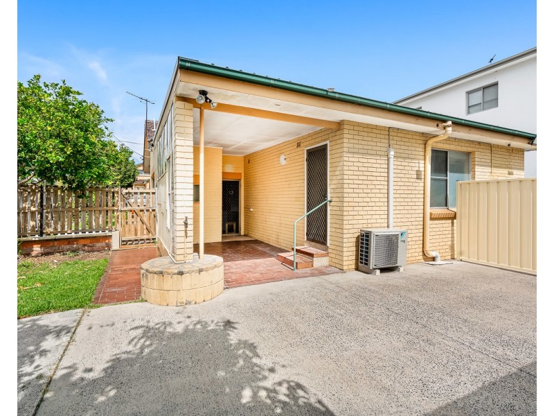 5 Baringa Road, Earlwood NSW 2206