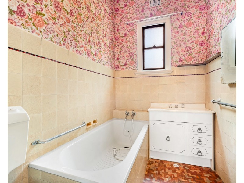 5 Baringa Road, Earlwood NSW 2206