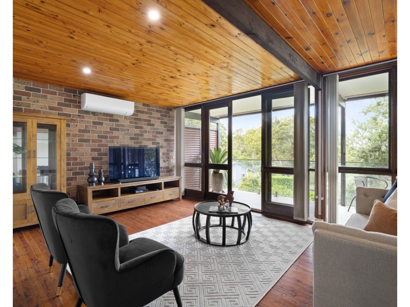 11 Mikarie Place, Kirrawee NSW 2232