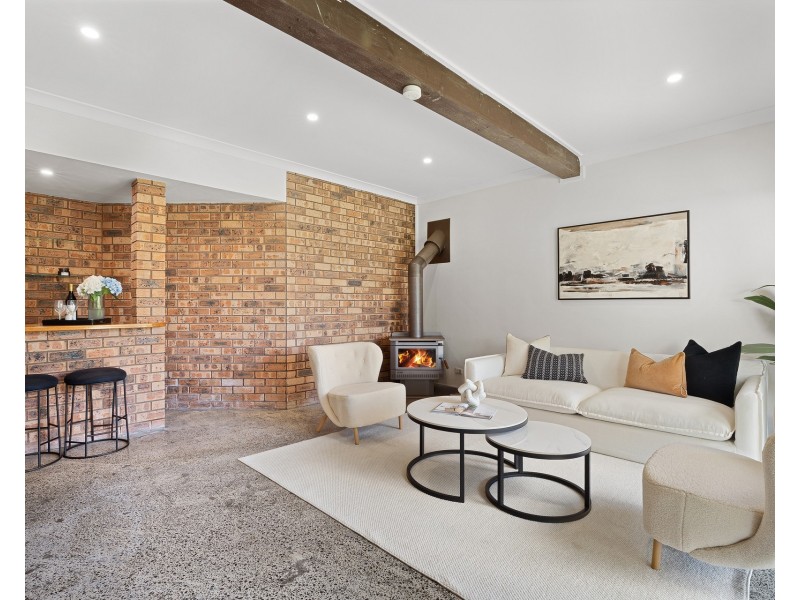 11 Mikarie Place, Kirrawee NSW 2232