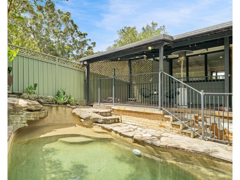 11 Mikarie Place, Kirrawee NSW 2232