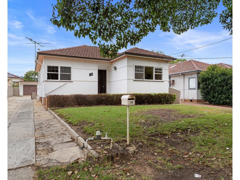 19 Parmal Avenue, Padstow NSW 2211