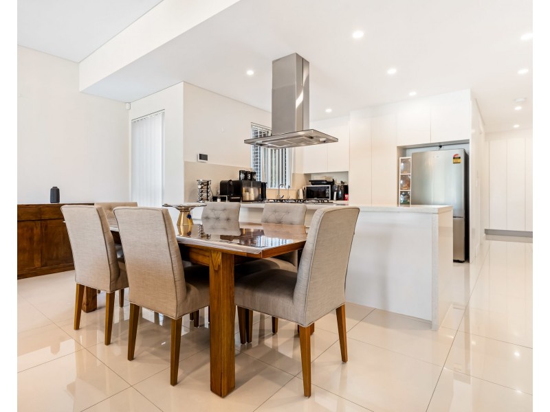 19C Henry Lawson Drive, Peakhurst NSW 2210