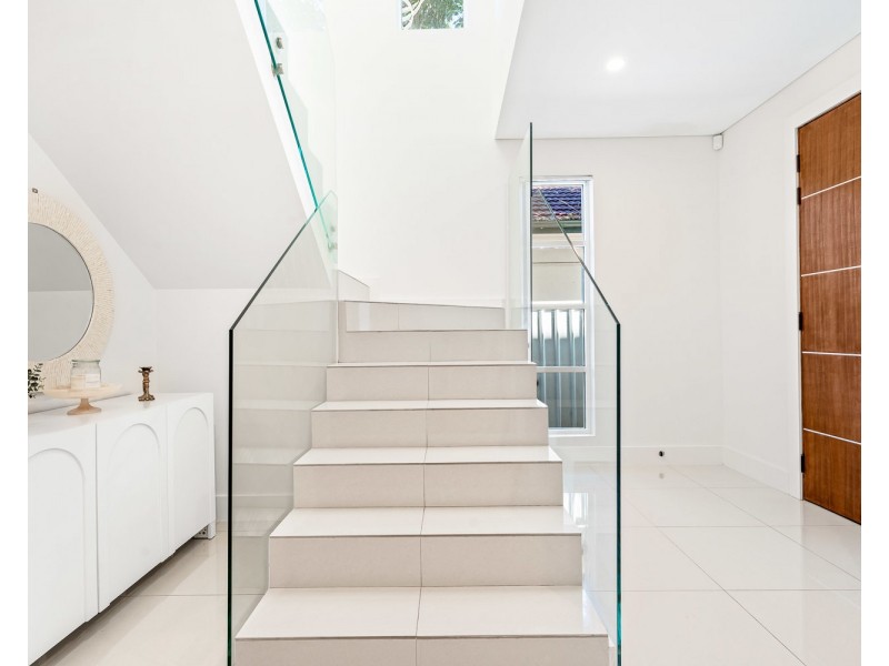 19C Henry Lawson Drive, Peakhurst NSW 2210