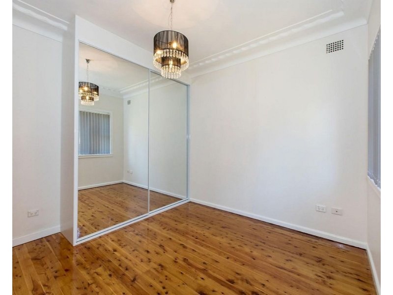 39 Warraroong Street, Beverly Hills NSW 2209