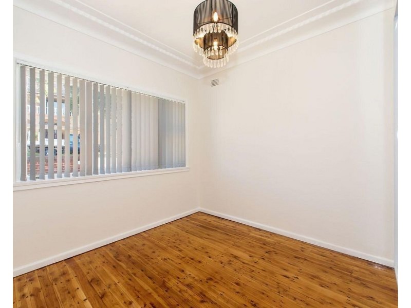 39 Warraroong Street, Beverly Hills NSW 2209