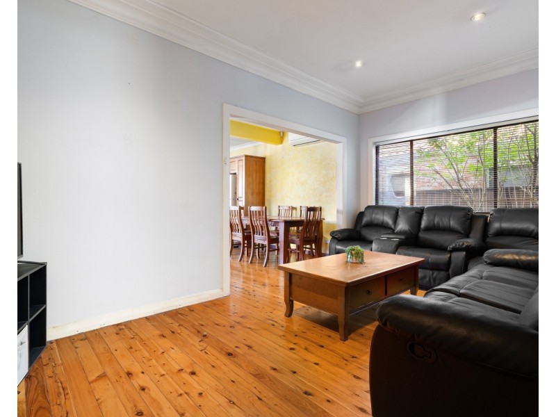 18 Clements Parade, Kirrawee NSW 2232