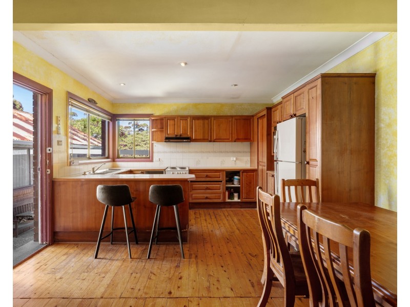 18 Clements Parade, Kirrawee NSW 2232