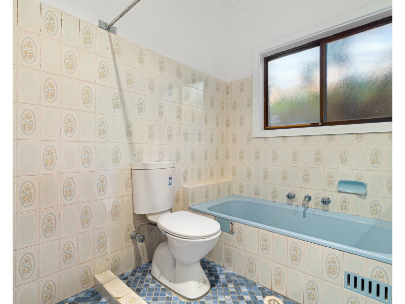 18 Clements Parade, Kirrawee NSW 2232