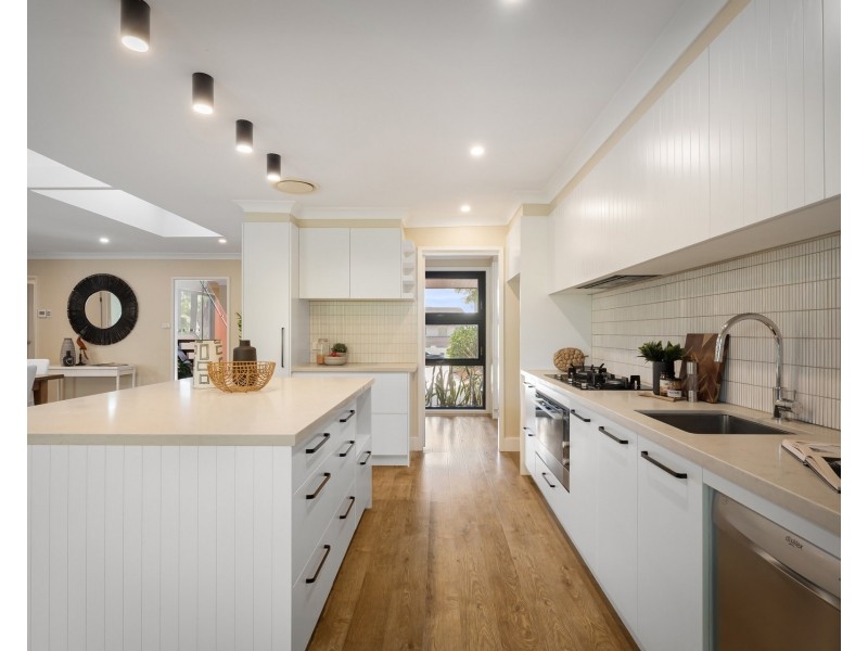 19 Moons Avenue, Lugarno NSW 2210