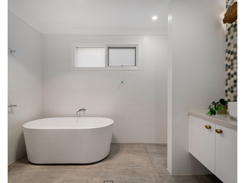 19 Moons Avenue, Lugarno NSW 2210