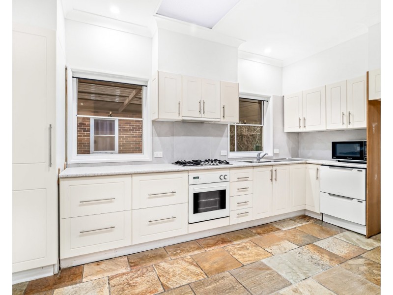 833 Forest Road, Peakhurst NSW 2210