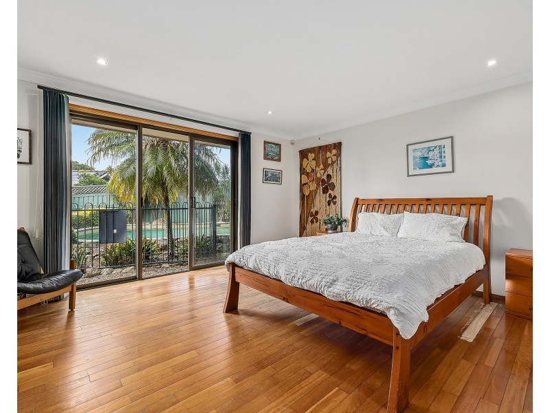 8 Kippax Place, Menai NSW 2234