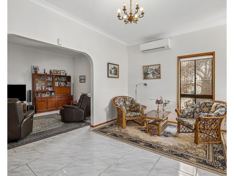 8 Kippax Place, Menai NSW 2234
