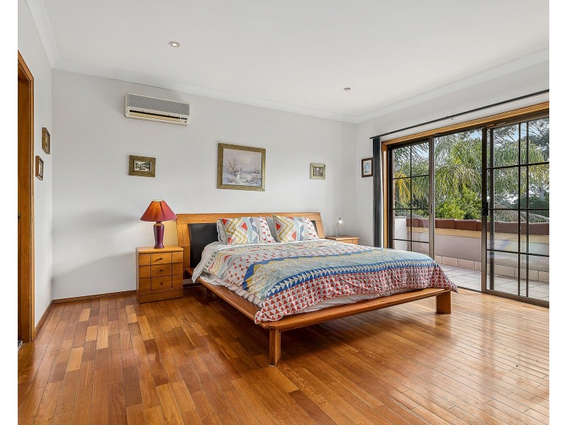 8 Kippax Place, Menai NSW 2234