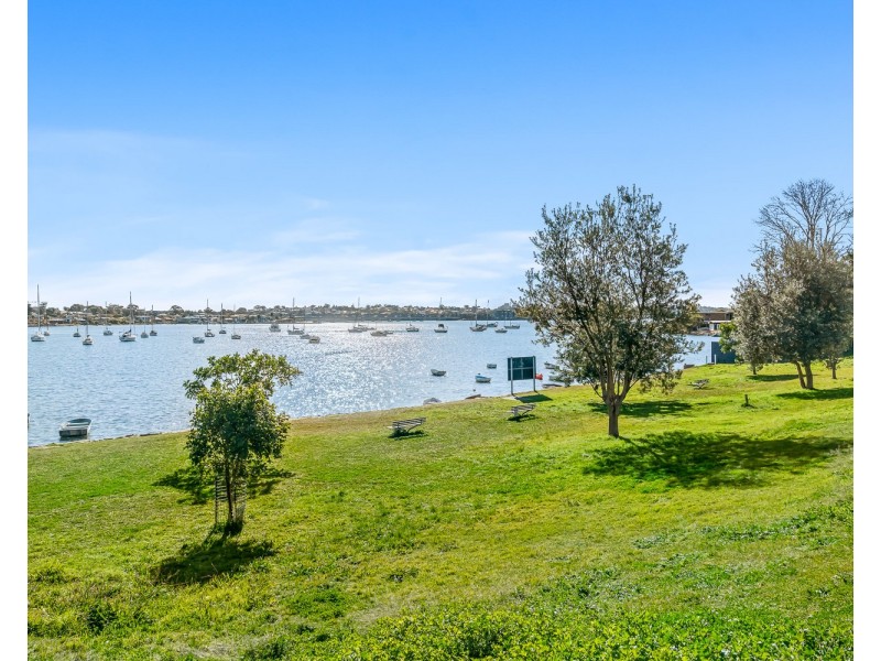 38  Holt Road, Taren Point NSW 2229