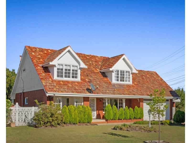 1 Castlereagh Crescent, Sylvania Waters NSW 2224