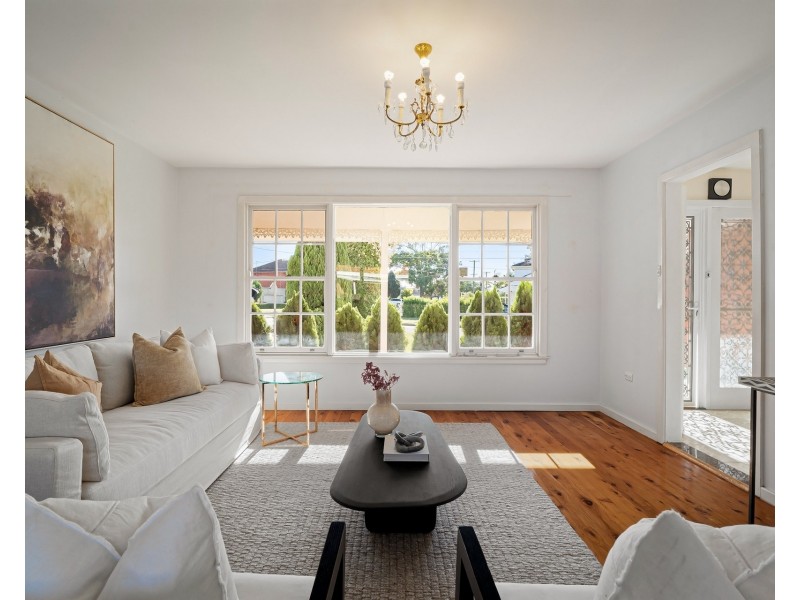 1 Castlereagh Crescent, Sylvania Waters NSW 2224