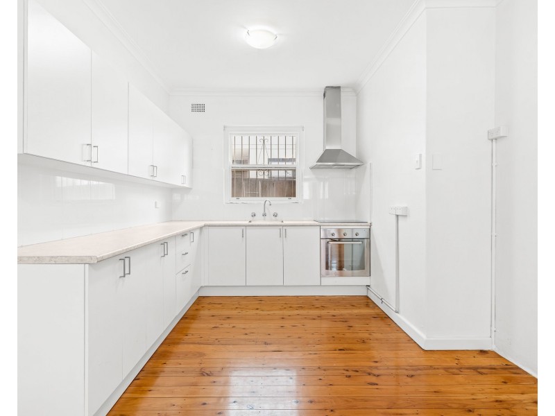 2/23 Hampton Court Road, Carlton NSW 2218
