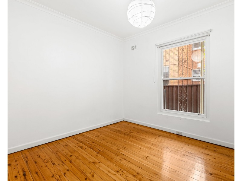 2/23 Hampton Court Road, Carlton NSW 2218