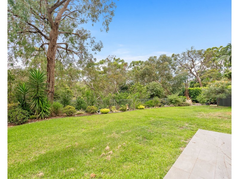 107 Blaxland Drive, Illawong NSW 2234