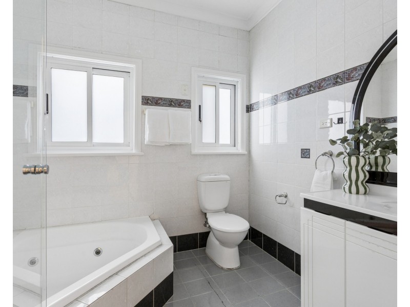 241 West Street, Blakehurst NSW 2221