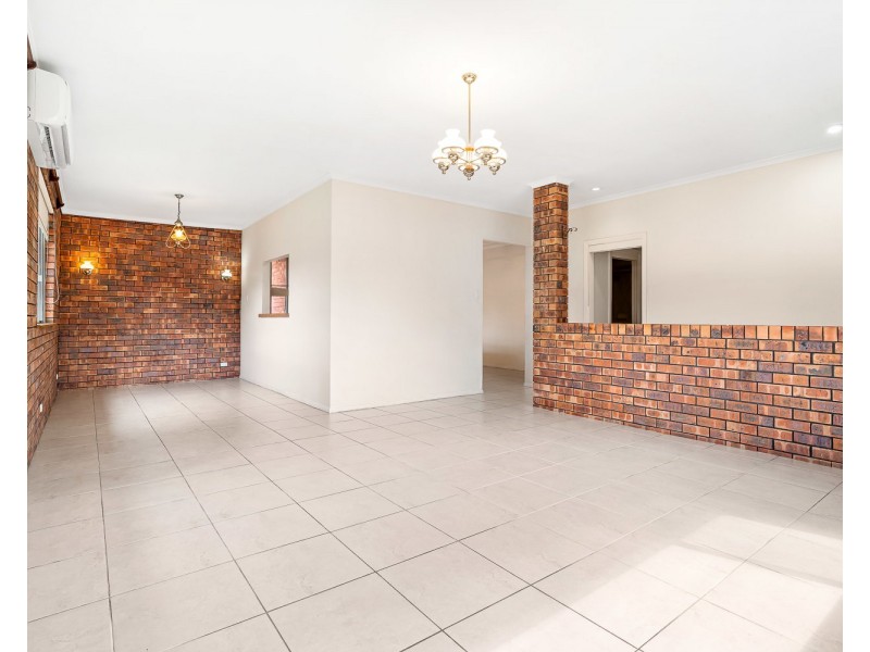 32 Donald Street, Picnic Point NSW 2213