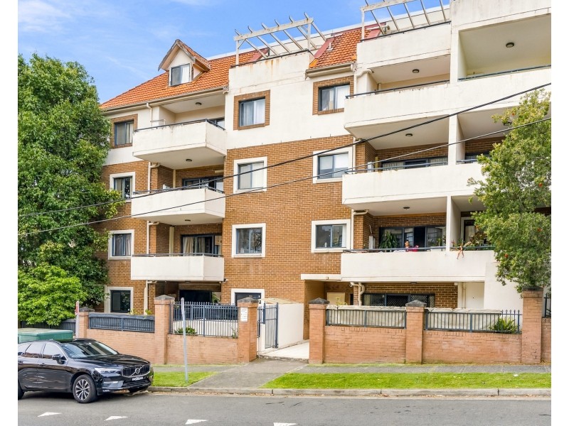 1/74 Woniora Road, Hurstville NSW 2220