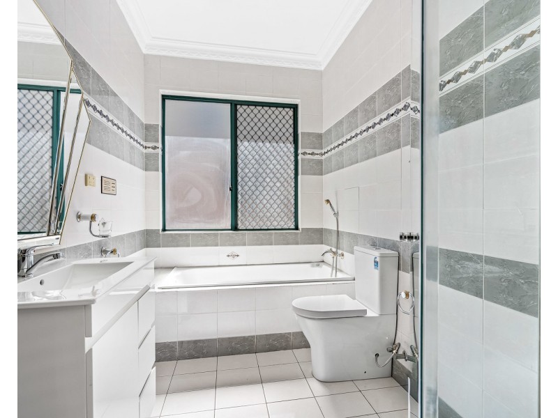 8 General Holmes Drive, Brighton-le-sands NSW 2216