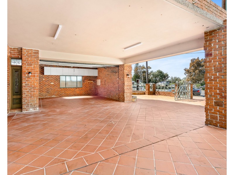 8 General Holmes Drive, Brighton-le-sands NSW 2216