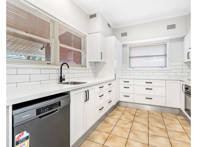 10  Bellevue Avenue, Georges Hall NSW 2198