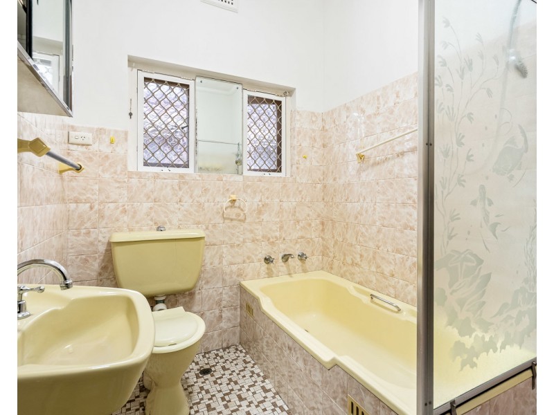 15 Boomerang Avenue, Earlwood NSW 2206