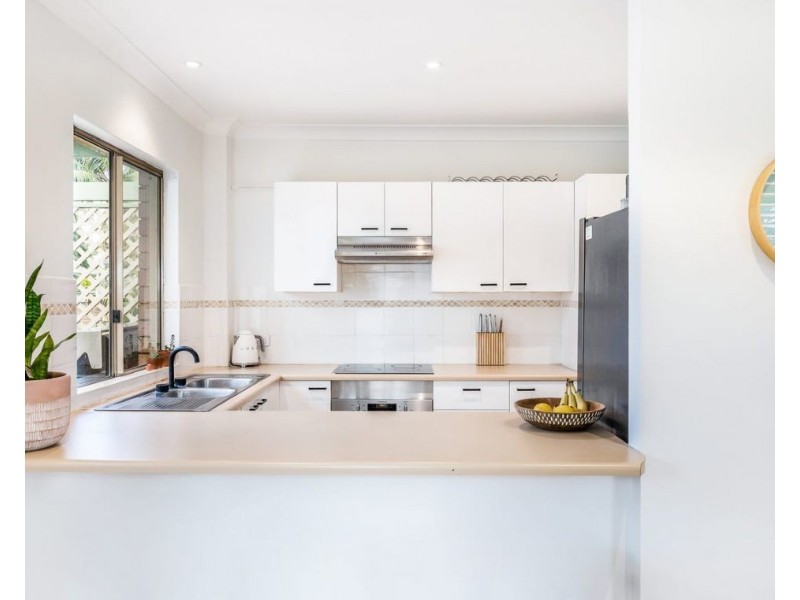 2E/216 Box Road, Miranda NSW 2228