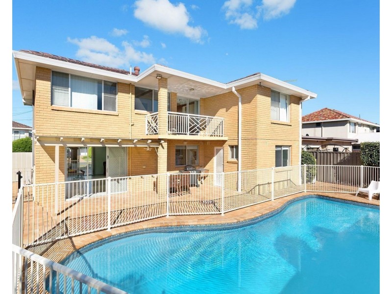 6 Hawkesbury Esplanade, Sylvania Waters NSW 2224