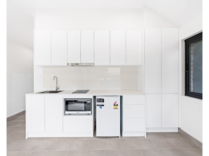 8/9 Fleet Street, Carlton NSW 2218
