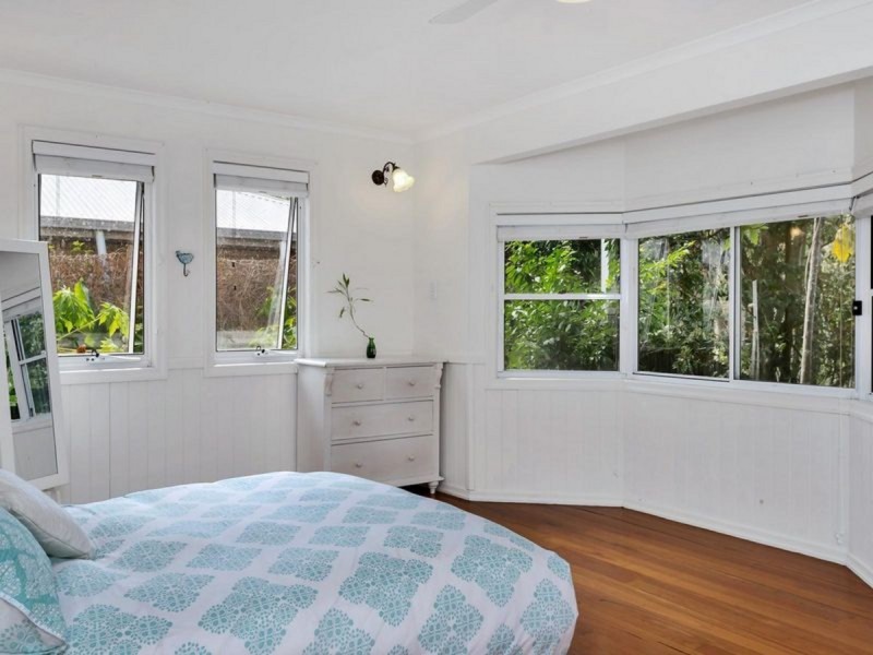 34 Mia Court, Ocean Shores NSW 2483