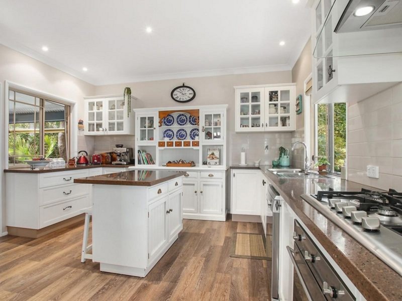 14 Hakea Crescent, Suffolk Park NSW 2481