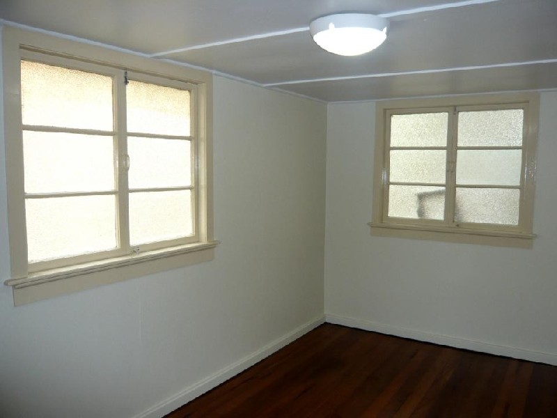19 Westbourne St, Highgate Hill QLD 4101