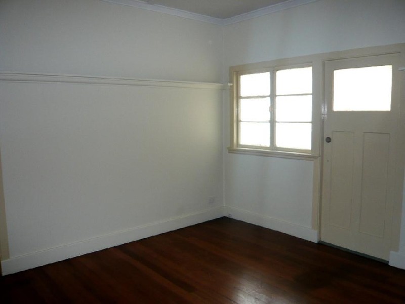 19 Westbourne St, Highgate Hill QLD 4101