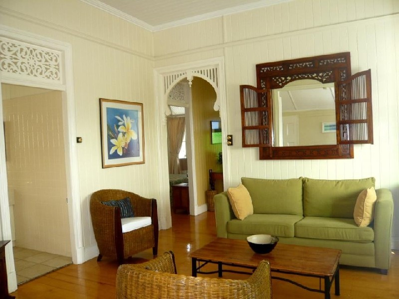 9 Wilkins St, Annerley QLD 4103