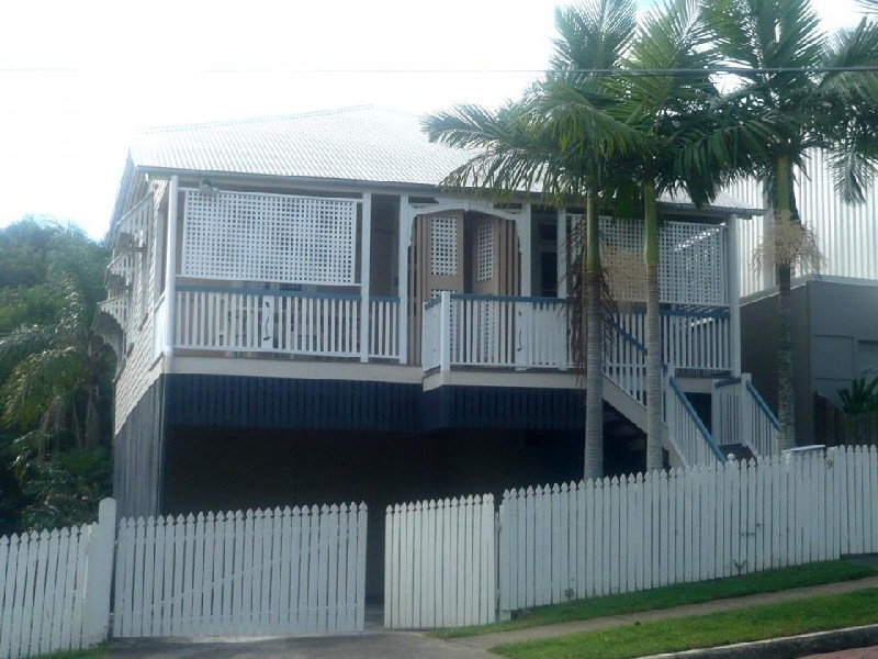 9 Wilkins St, Annerley QLD 4103